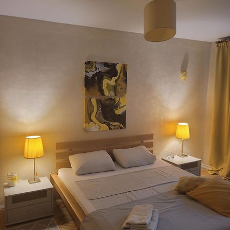 Sunflower Apartment Near Kiev Airport & Railway Station & Center City! Kültér fotó