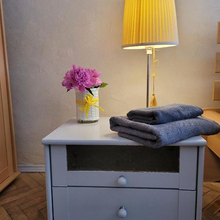 Sunflower Apartment Near Kiev Airport & Railway Station & Center City! Kültér fotó