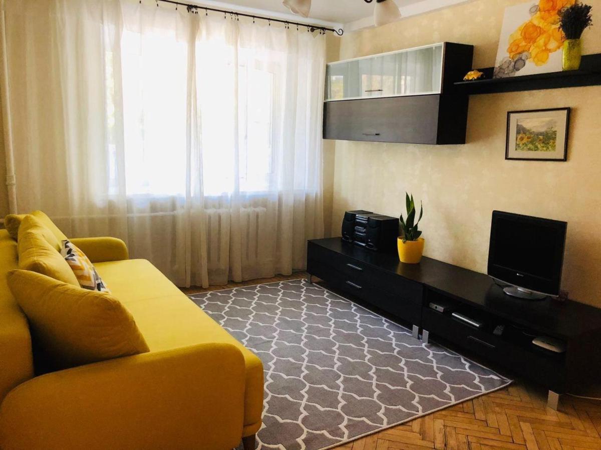 Sunflower Apartment Near Kiev Airport & Railway Station & Center City! Kültér fotó