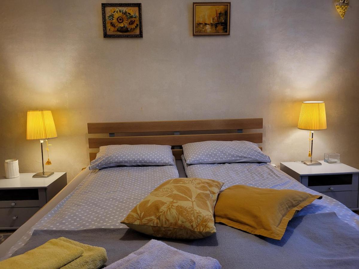Sunflower Apartment Near Kiev Airport & Railway Station & Center City! Kültér fotó
