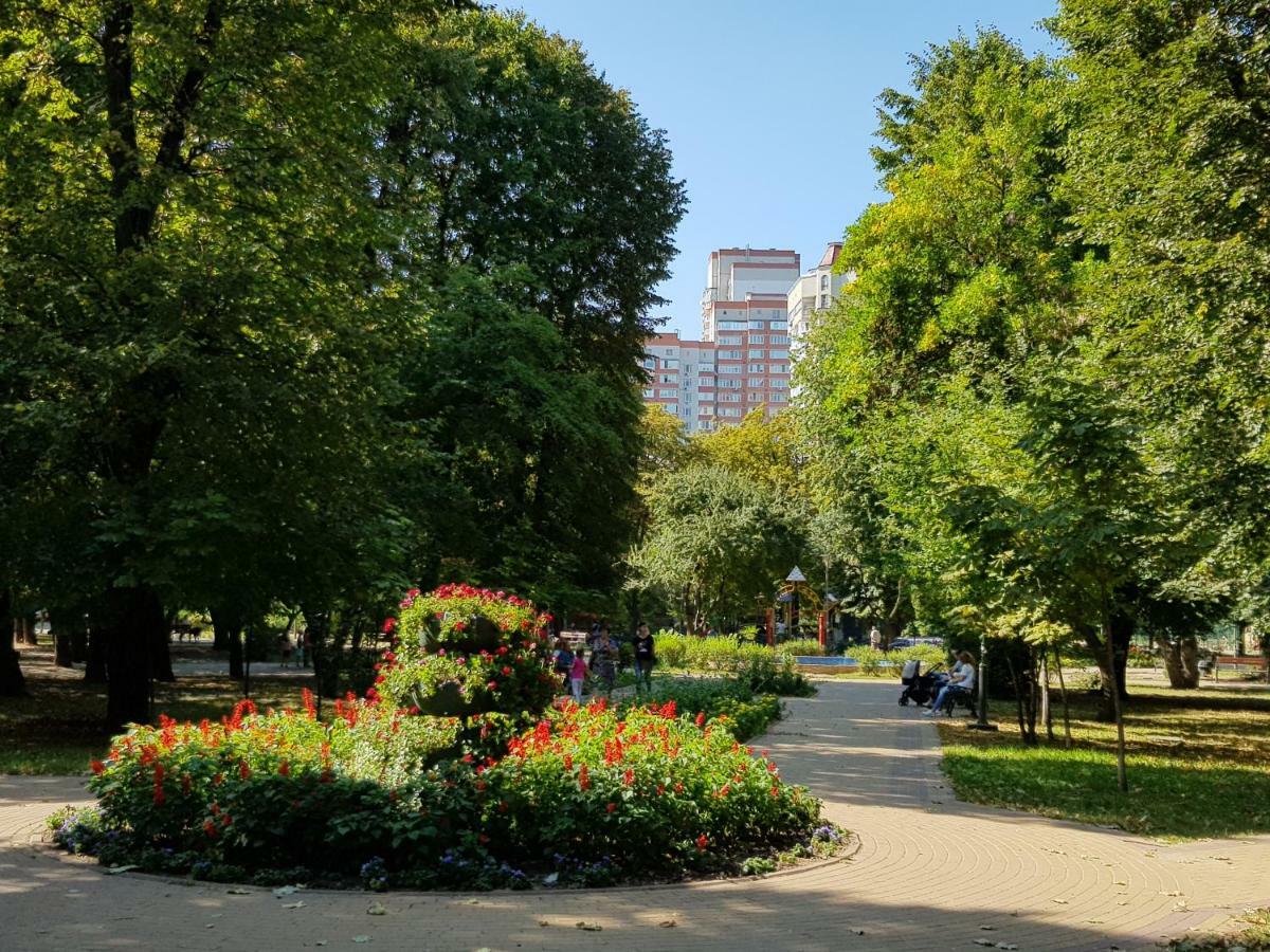 Sunflower Apartment Near Kiev Airport & Railway Station & Center City! Kültér fotó