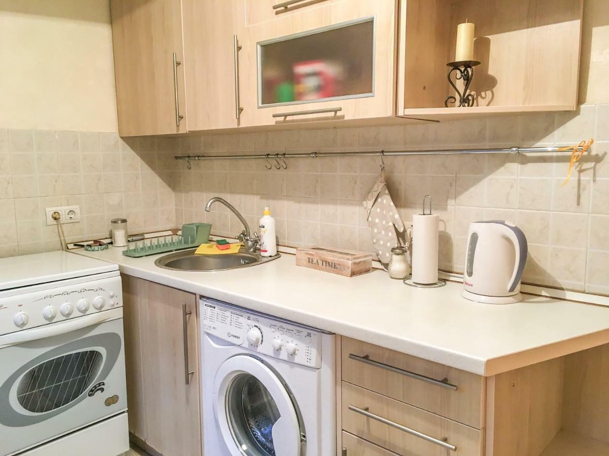 Sunflower Apartment Near Kiev Airport & Railway Station & Center City! Kültér fotó